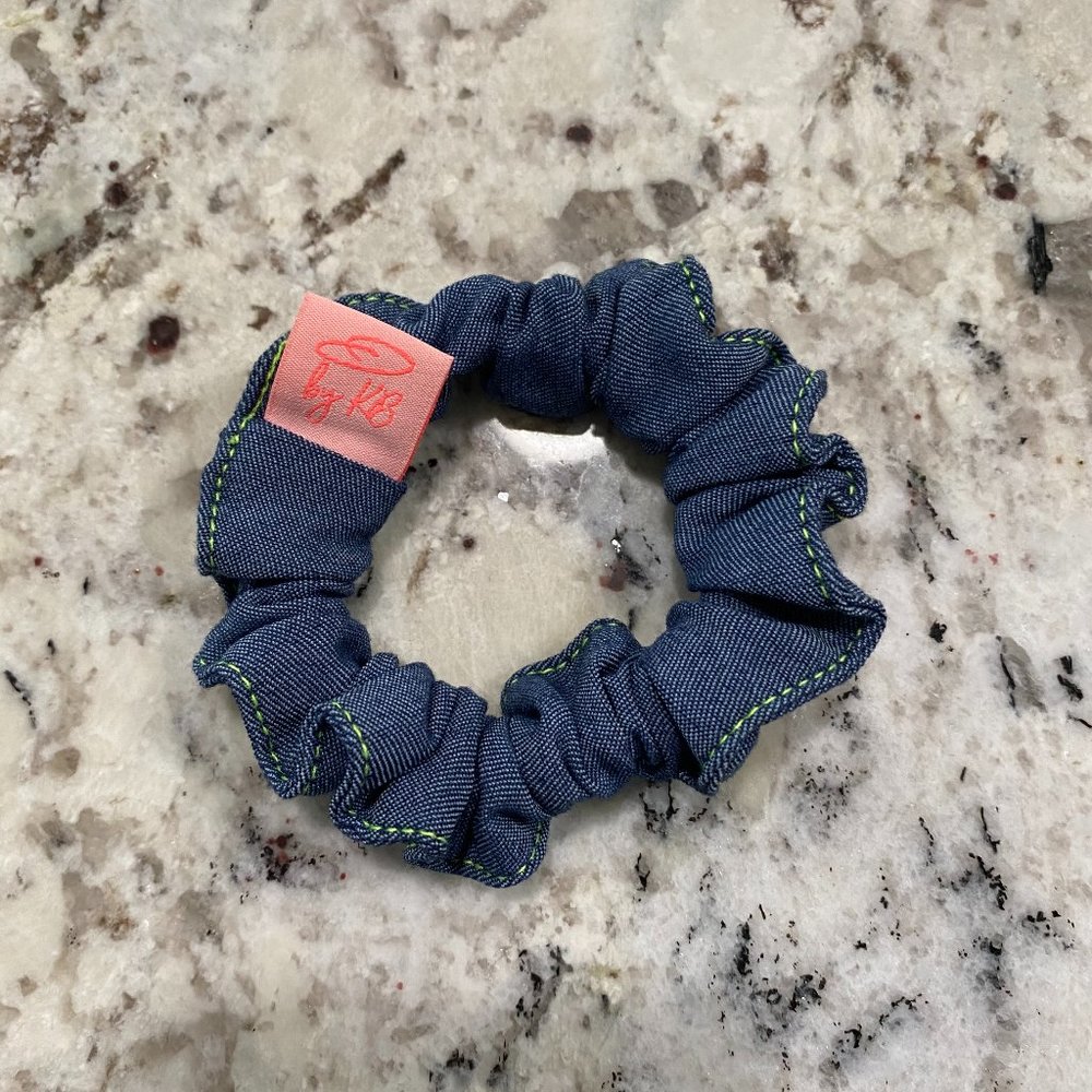 Dew Edit scrunchie